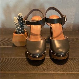 Mossimo Platform Pumps size 8.5 US